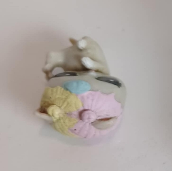 BARE PET‎ ORIGINAL Rare LOL Surprise Doll Pets Bon Bon Meow MYSTERY Baby Dog - Picture 2 of 3